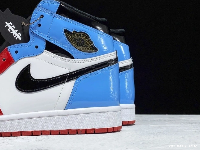 Reps LUCY OG Air Retro 1 High Jordan CK5666-100 Fearless 0702